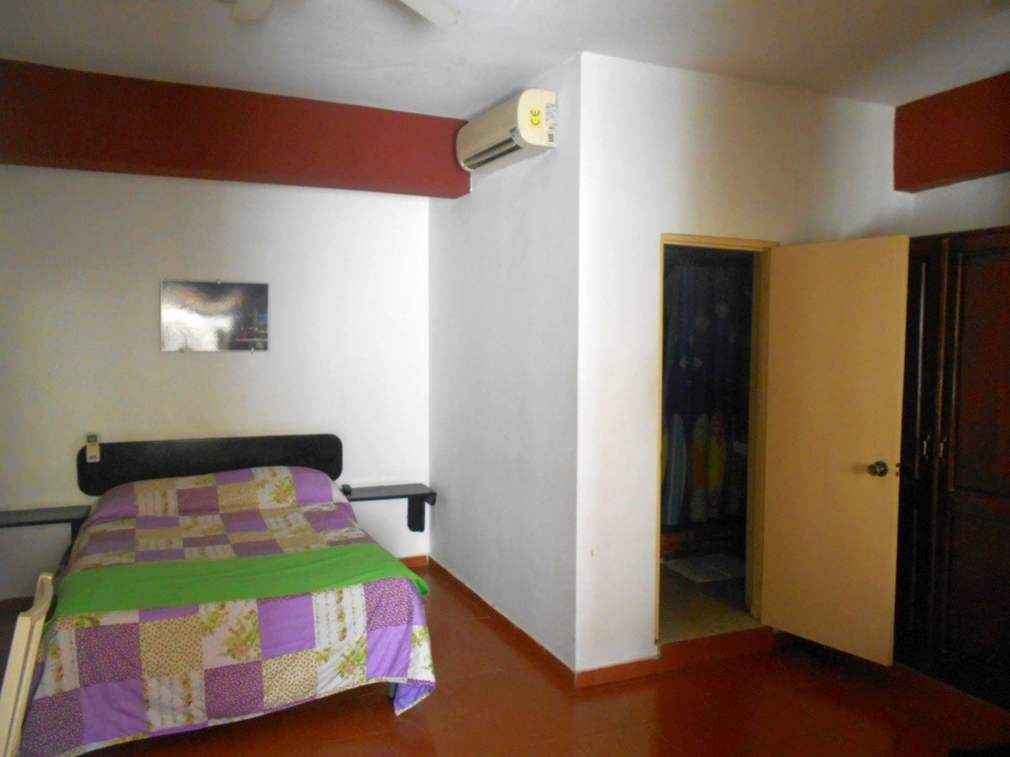 Hostal Condo-Parque Santo Domingo Exteriör bild