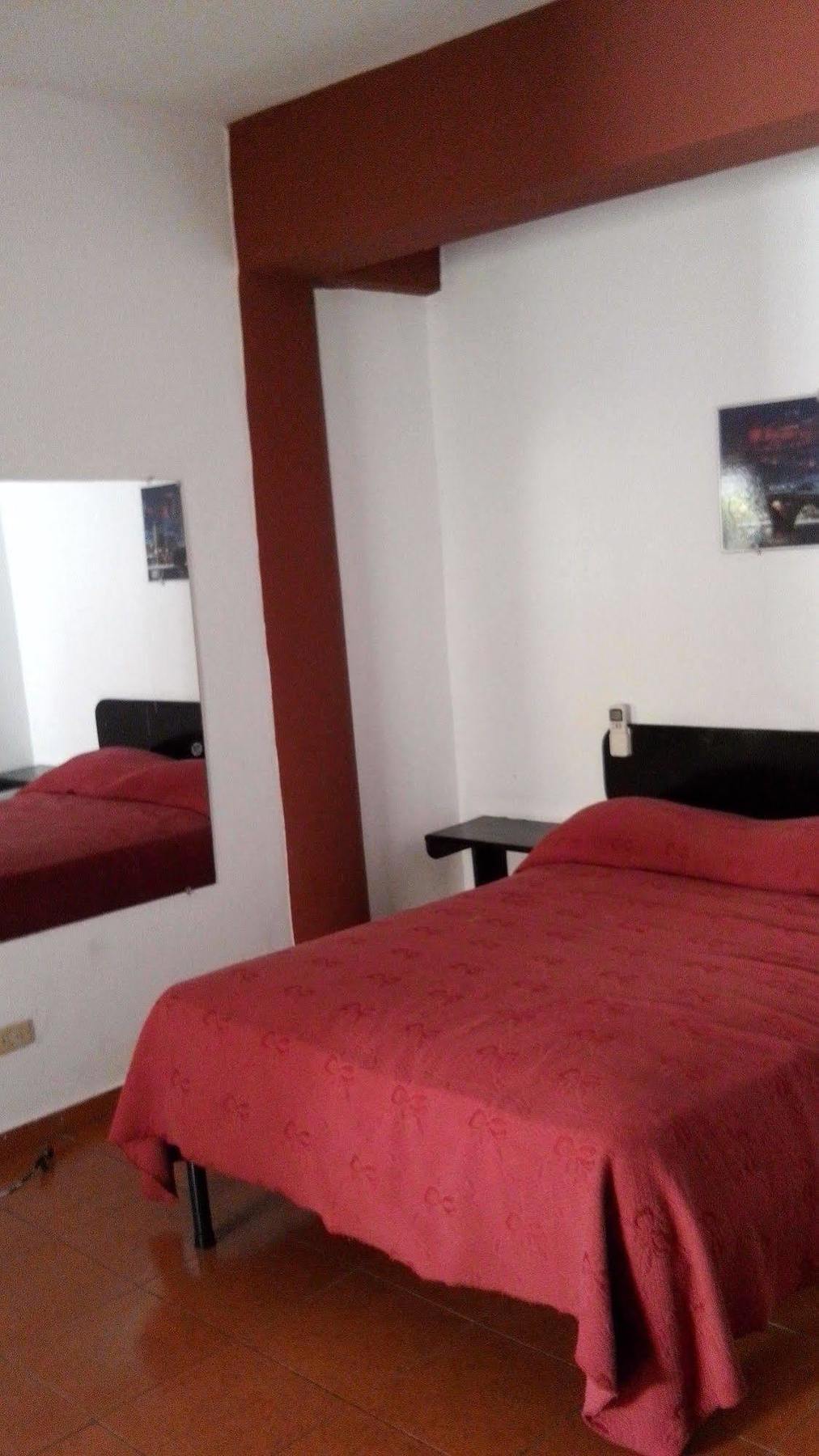 Hostal Condo-Parque Santo Domingo Exteriör bild